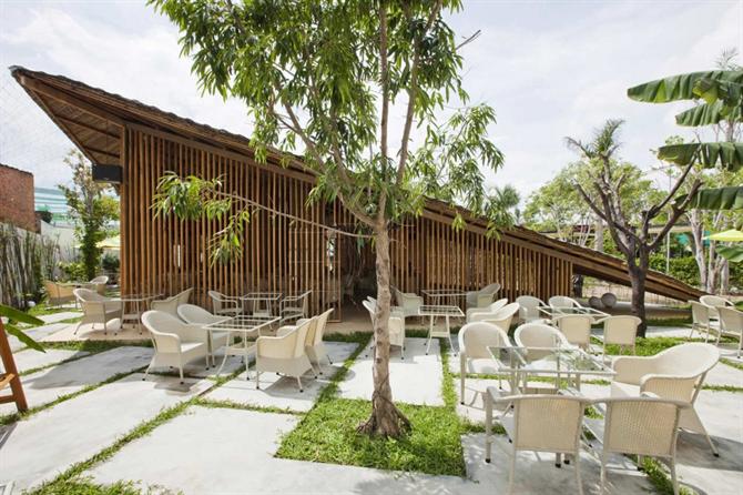 Kiến trúc quán cà phê Lâm - độc đáo và gần gũi - Archi
